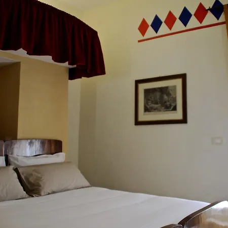 Oda ve Kahvaltı Antica Corte Del Castello 3*